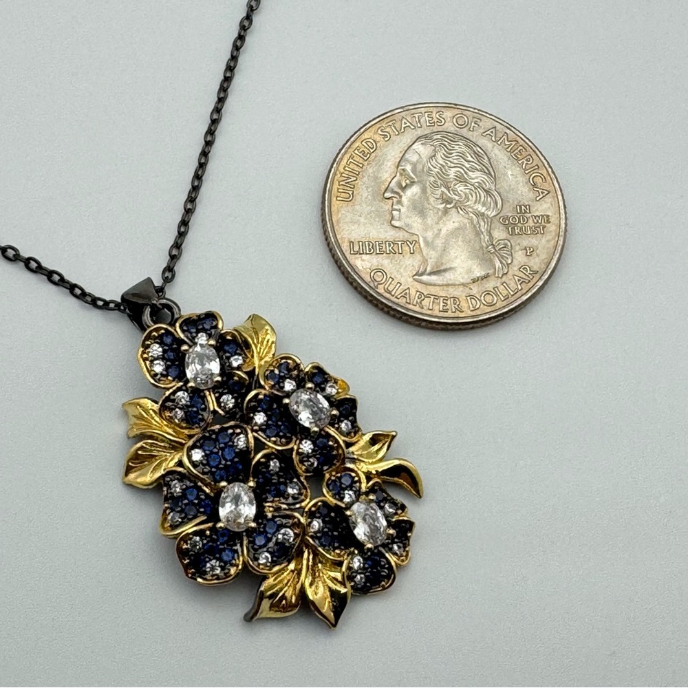 Floral Crystal Cluster Pendant Necklace Gold & Black Tone - Picture 7 of 9